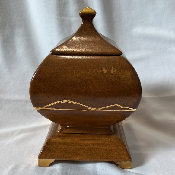 Vintage 1958 Ceramic Urn with Painted Gold Bonsai Trees - Picture 2 of 11